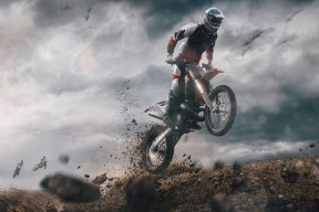 欧宝体育-Uzi五战封神，当个人天赋碾压SKT战术极限